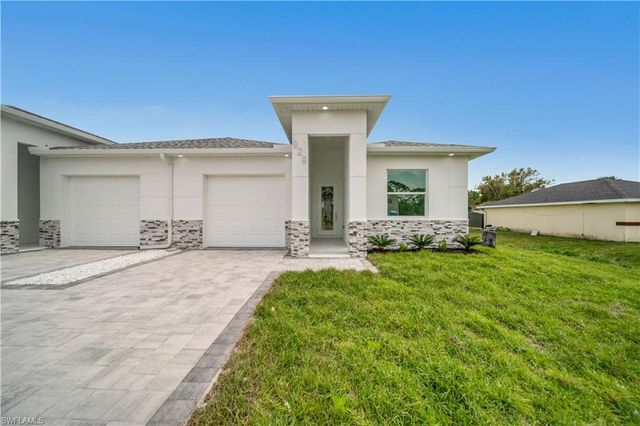 1153 Countess AVE, Lehigh Acres, FL 33974