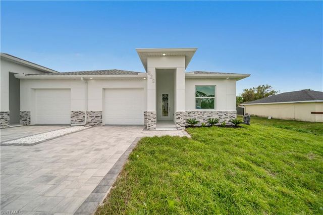 1153 Countess AVE, Lehigh Acres, FL 33974