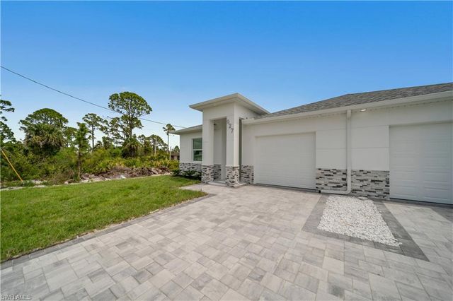 1153 Countess AVE, Lehigh Acres, FL 33974