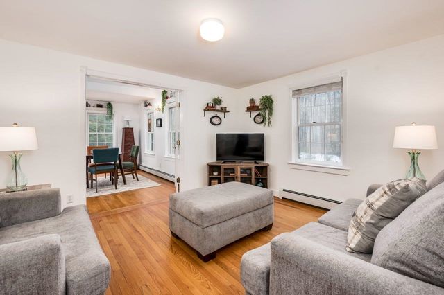 12 Spencer Lane, Lee, NH 03861