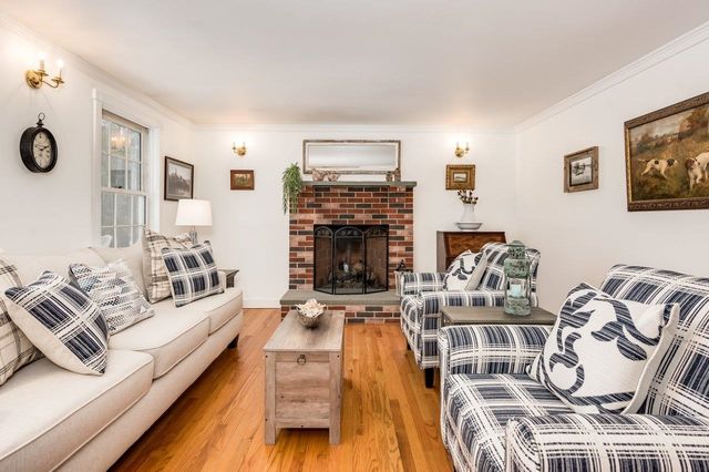 12 Spencer Lane, Lee, NH 03861