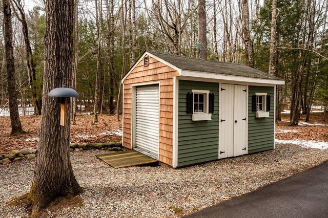 12 Spencer Lane, Lee, NH 03861