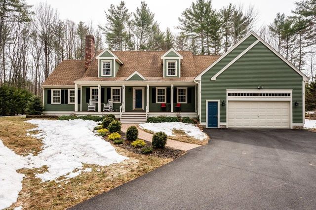12 Spencer Lane, Lee, NH 03861