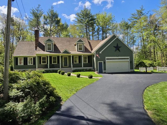 12 Spencer Lane, Lee, NH 03861