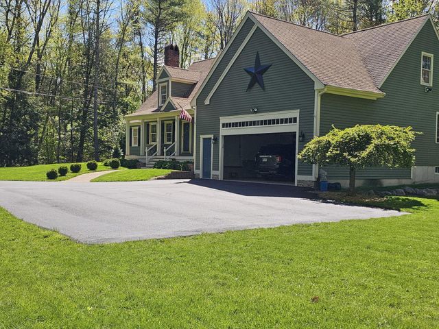 12 Spencer Lane, Lee, NH 03861