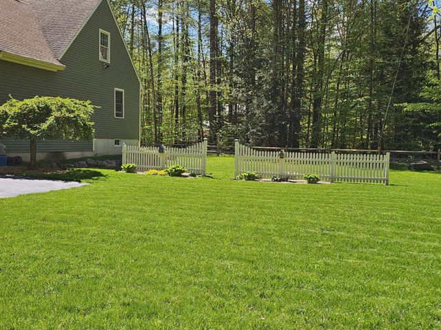 12 Spencer Lane, Lee, NH 03861