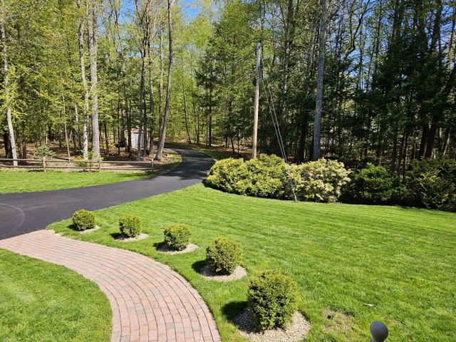 12 Spencer Lane, Lee, NH 03861