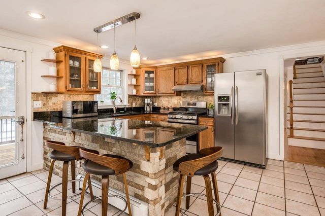 12 Spencer Lane, Lee, NH 03861