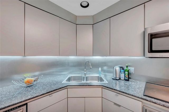 1 BEACH DRIVE SE 1309, St Petersburg, FL 33701