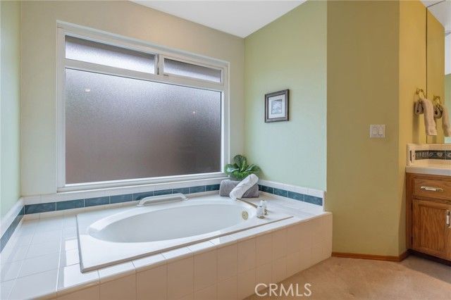 594 Diana, Hanford, CA 93230