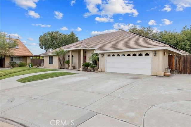 594 Diana, Hanford, CA 93230