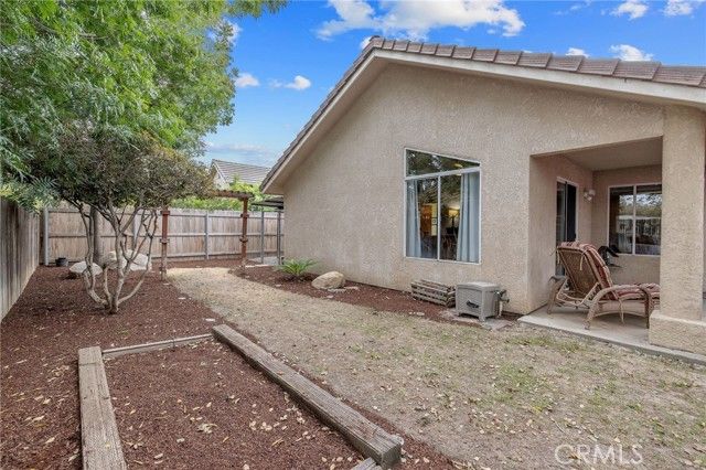 594 Diana, Hanford, CA 93230