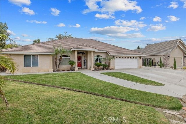 594 Diana, Hanford, CA 93230