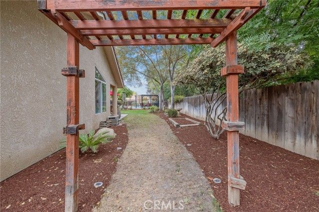 594 Diana, Hanford, CA 93230