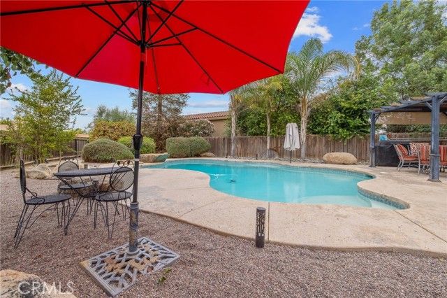 594 Diana, Hanford, CA 93230