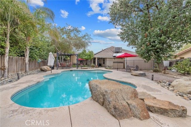 594 Diana, Hanford, CA 93230