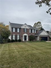 31866 Hazelwood Lane, Avon Lake, OH 44012