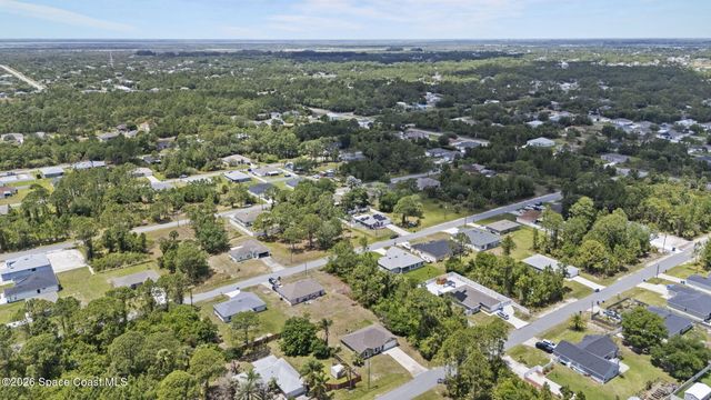 3001 Gaffney Avenue SE, Palm Bay, FL 32909