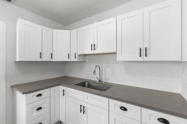 1112 W PENINSULAR STREET, Tampa, FL 33603