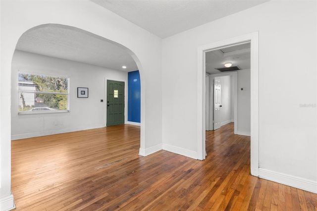 1112 W PENINSULAR STREET, Tampa, FL 33603