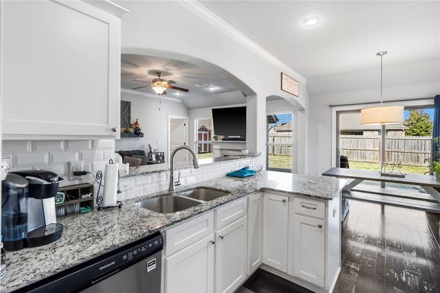 201 Genoa Way, Centerton, AR 72719