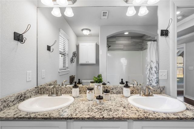 201 Genoa Way, Centerton, AR 72719