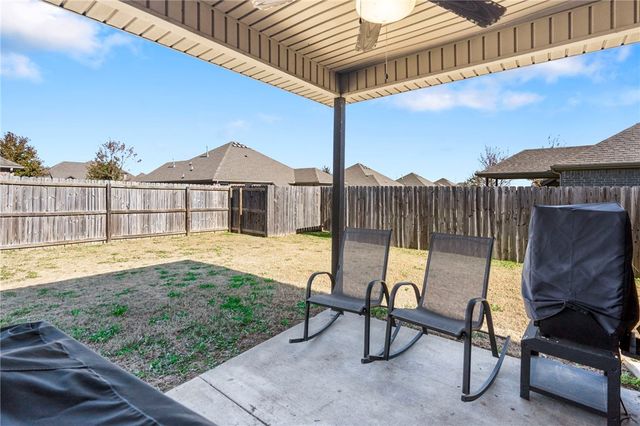 201 Genoa Way, Centerton, AR 72719