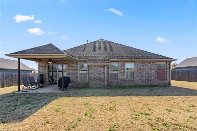 201 Genoa Way, Centerton, AR 72719