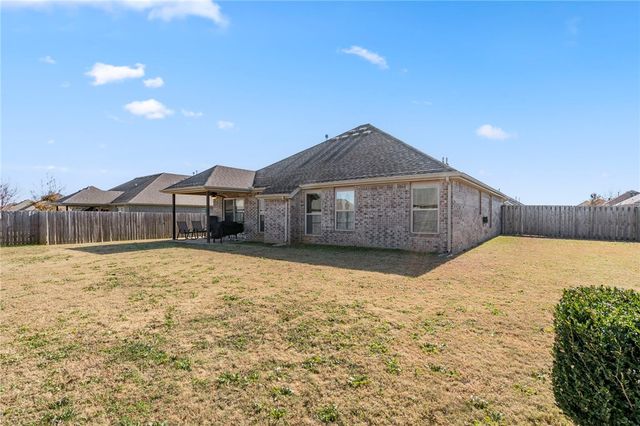 201 Genoa Way, Centerton, AR 72719