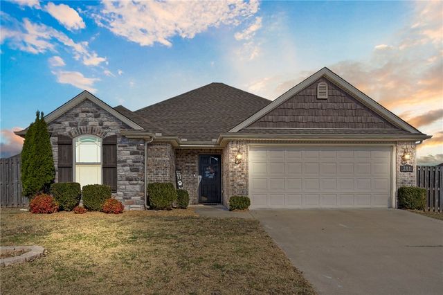 201 Genoa Way, Centerton, AR 72719