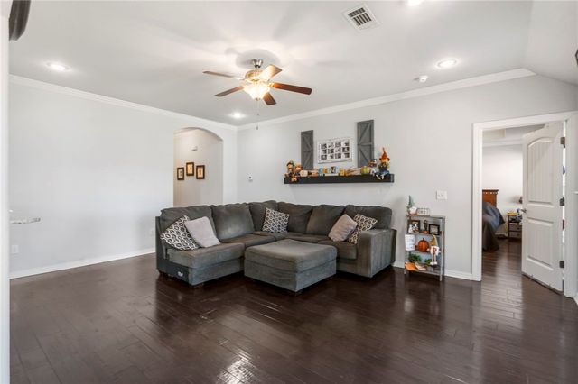 201 Genoa Way, Centerton, AR 72719