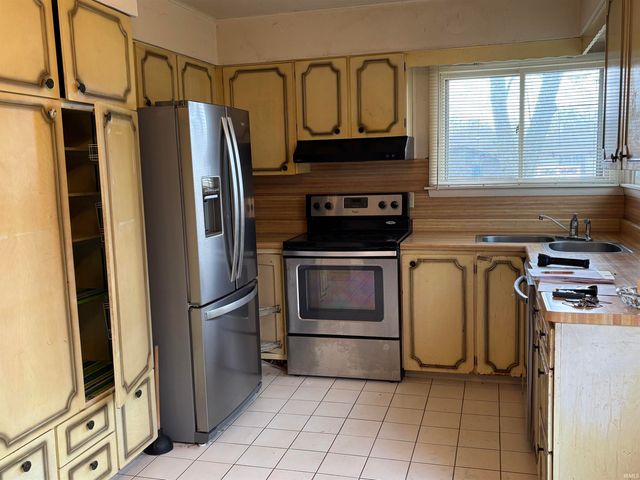 4704 Barrington Drive, Fort Wayne, IN 46806