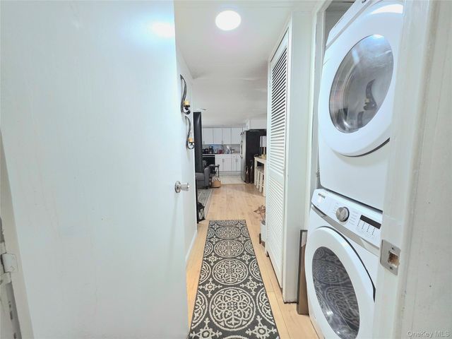 525 Riverleigh Avenue 111, Riverhead, NY 11901