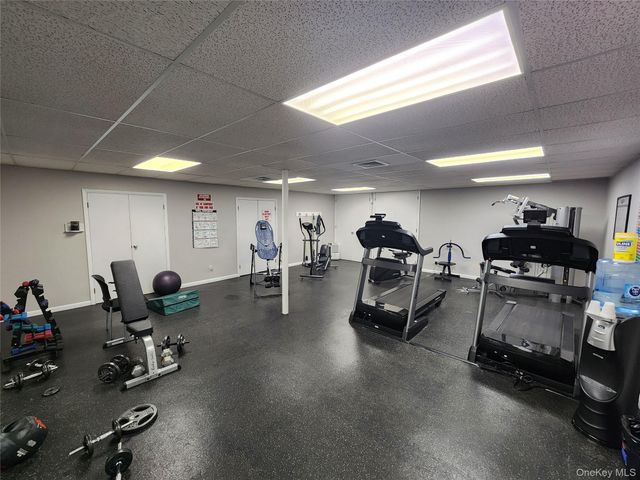 525 Riverleigh Avenue 111, Riverhead, NY 11901