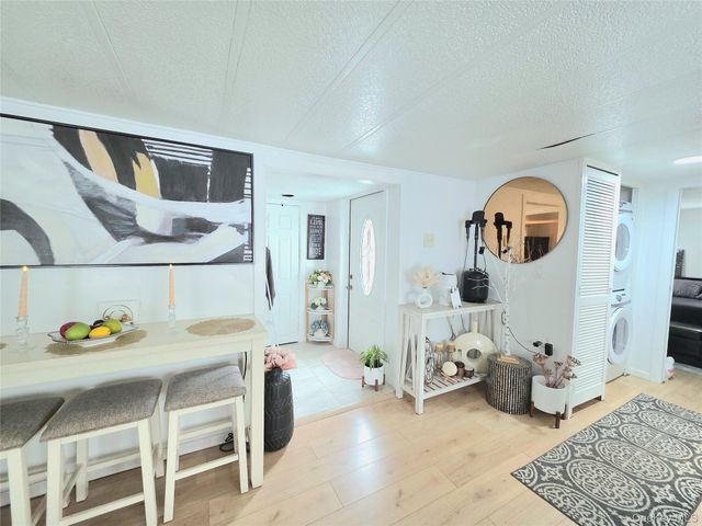 525 Riverleigh Avenue 111, Riverhead, NY 11901