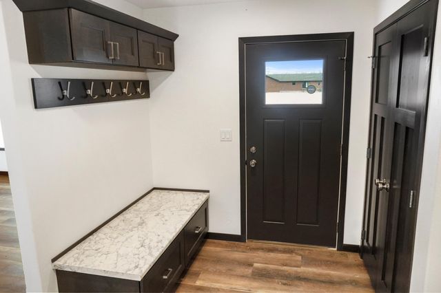 208 4th st NW, Gwinner, ND 58040