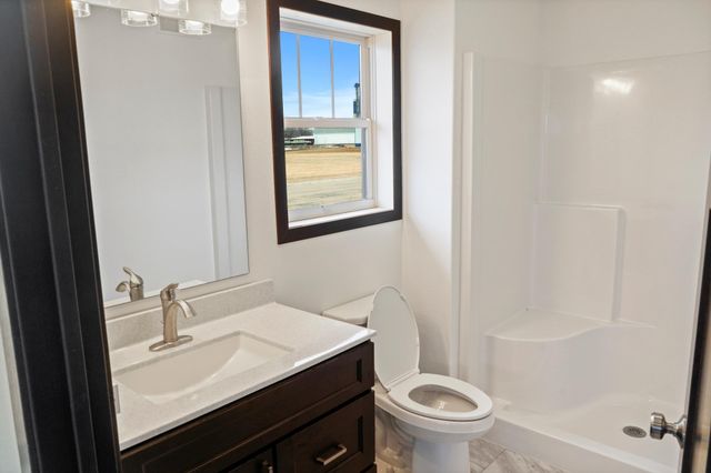 208 4th st NW, Gwinner, ND 58040