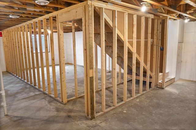 208 4th st NW, Gwinner, ND 58040