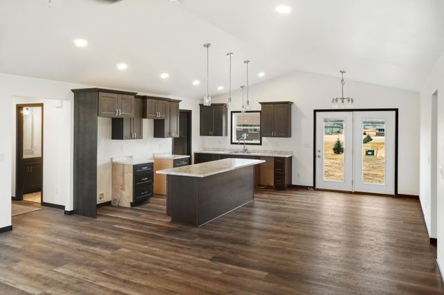 208 4th st NW, Gwinner, ND 58040