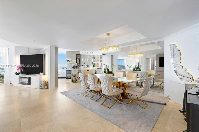 848 Brickell Key Dr 1601, Miami, FL 33131