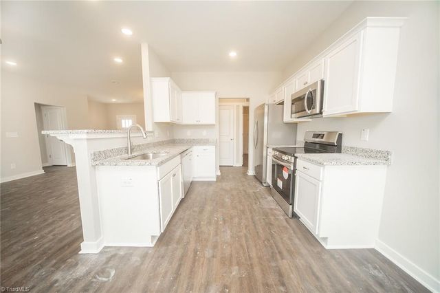 1009 Fairfield Drive, Yadkinville, NC 27055