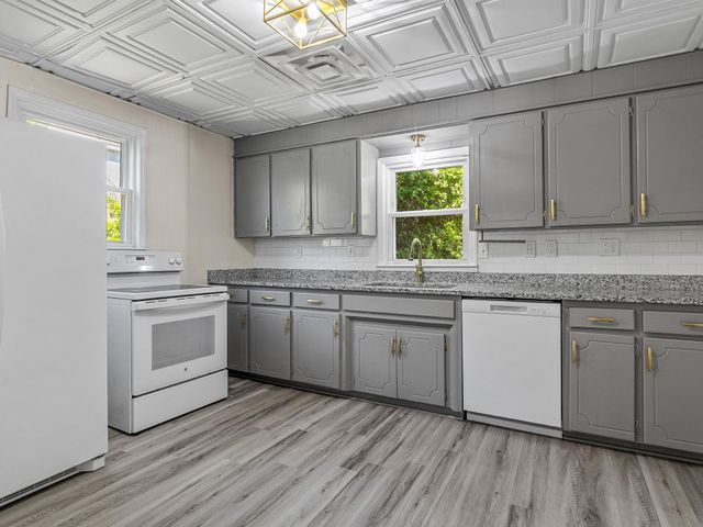 8328 Valley Falls Road, Boiling Springs, SC 29316