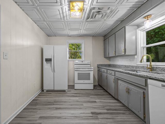 8328 Valley Falls Road, Boiling Springs, SC 29316