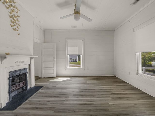 8328 Valley Falls Road, Boiling Springs, SC 29316