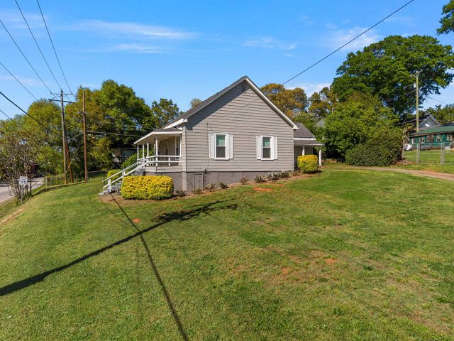 8328 Valley Falls Road, Boiling Springs, SC 29316