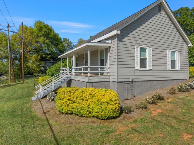 8328 Valley Falls Road, Boiling Springs, SC 29316