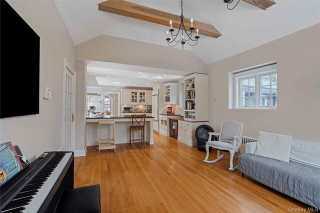 650 Ely Avenue, Pelham, NY 10803