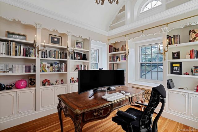 650 Ely Avenue, Pelham, NY 10803