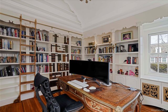 650 Ely Avenue, Pelham, NY 10803