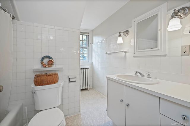 650 Ely Avenue, Pelham, NY 10803